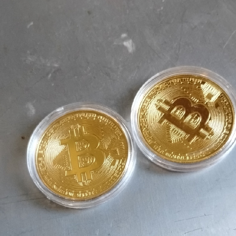 Mint Cased Gold Bitcoin Collectible Coin Pair
